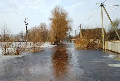 В Петриковском районе подтопило участки дорог, ведущих к паромным переправам